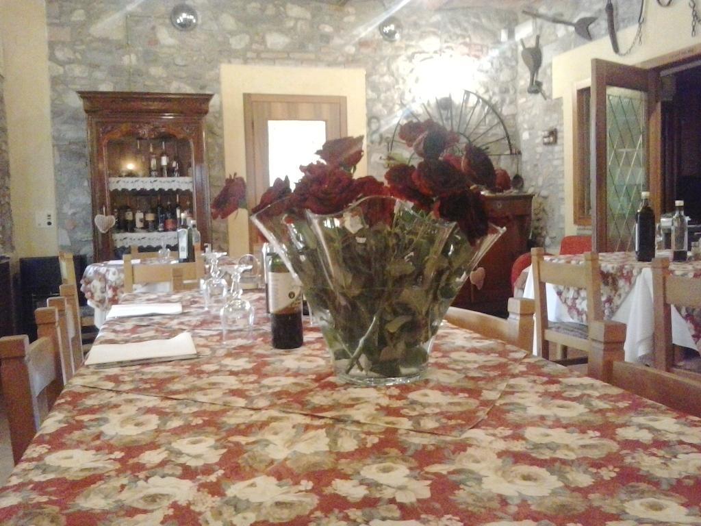 ホテル Trattoria Milani ロナート エクステリア 写真