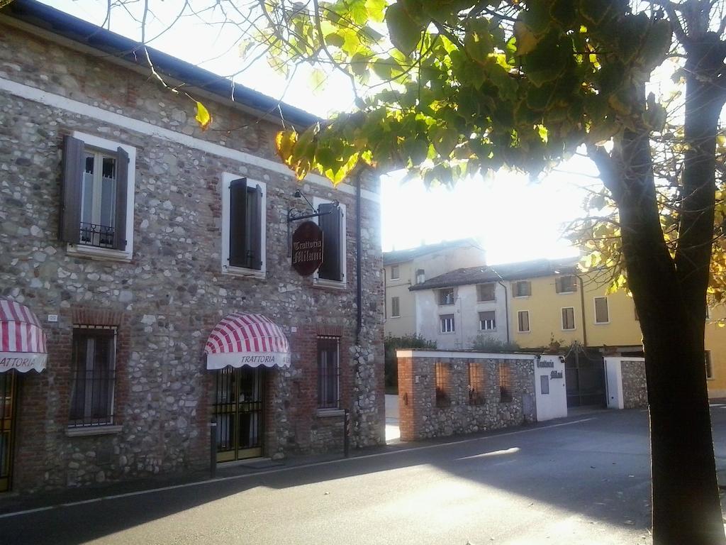 ホテル Trattoria Milani ロナート エクステリア 写真