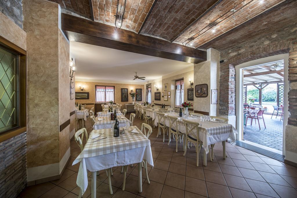 ホテル Trattoria Milani ロナート エクステリア 写真